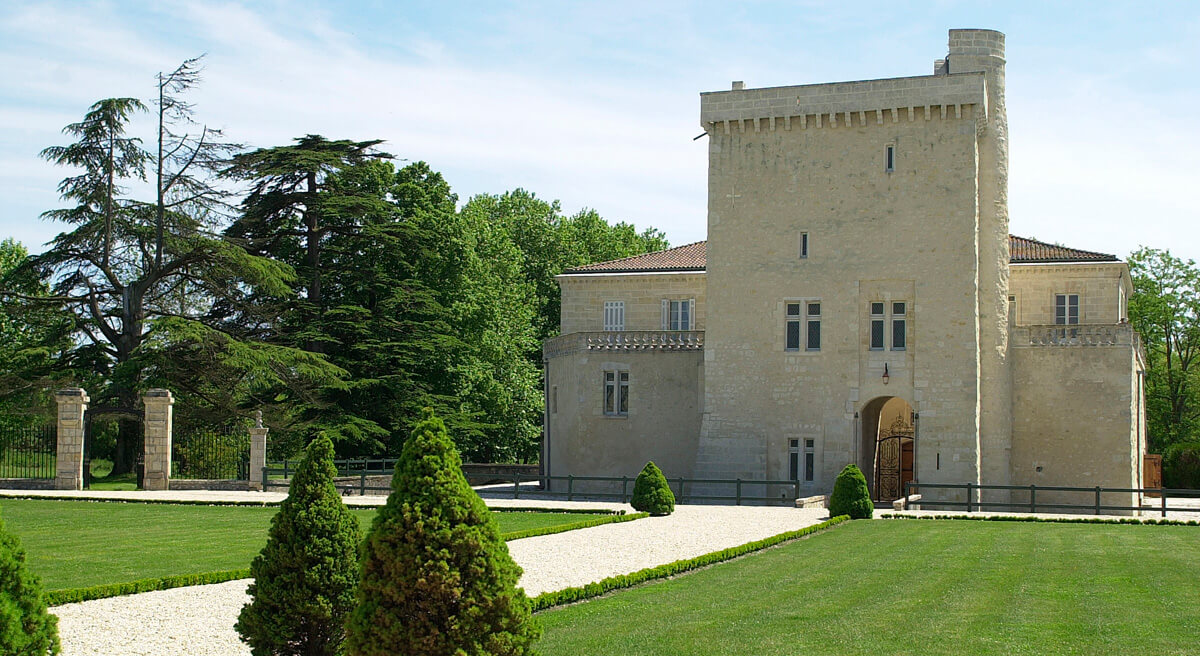 Chateau La Tour Carnet