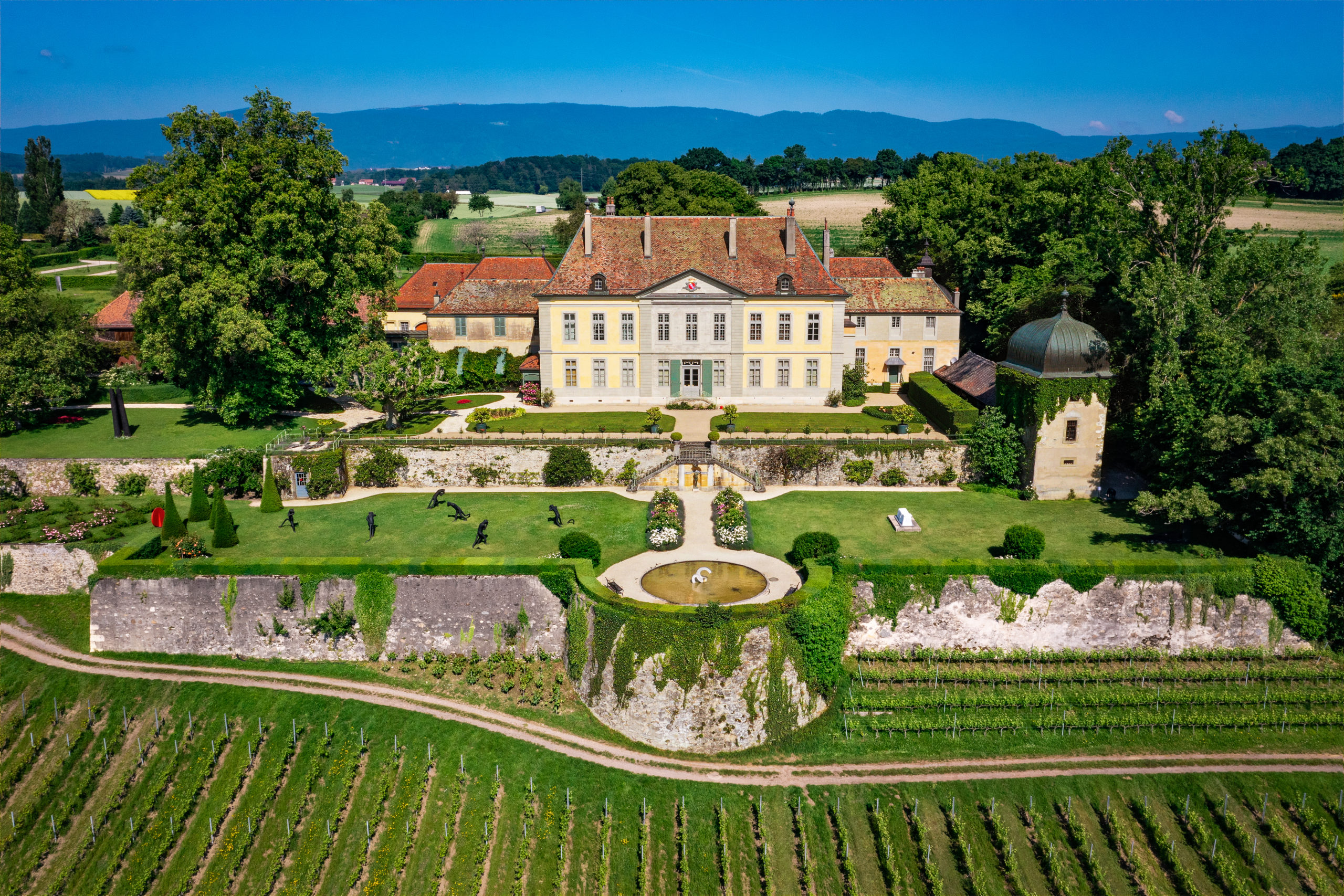 Château de Vullierens, a place of exception – winner of the price Art & Culture 2021 in Lausanne