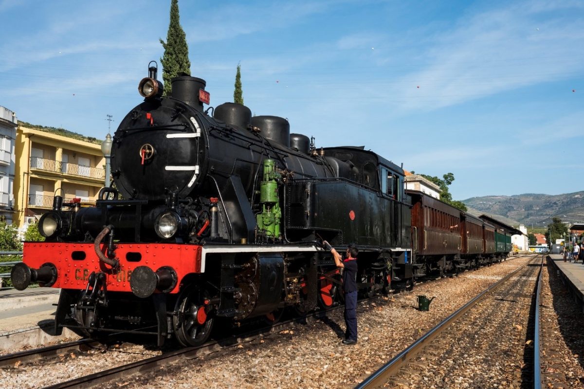 Travel back in time with the Douro Historical Train experience!