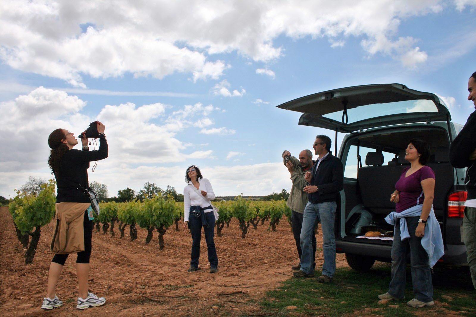 Marina Grijalba and Riojatrek: Wine Tourism Packages for Everyone
