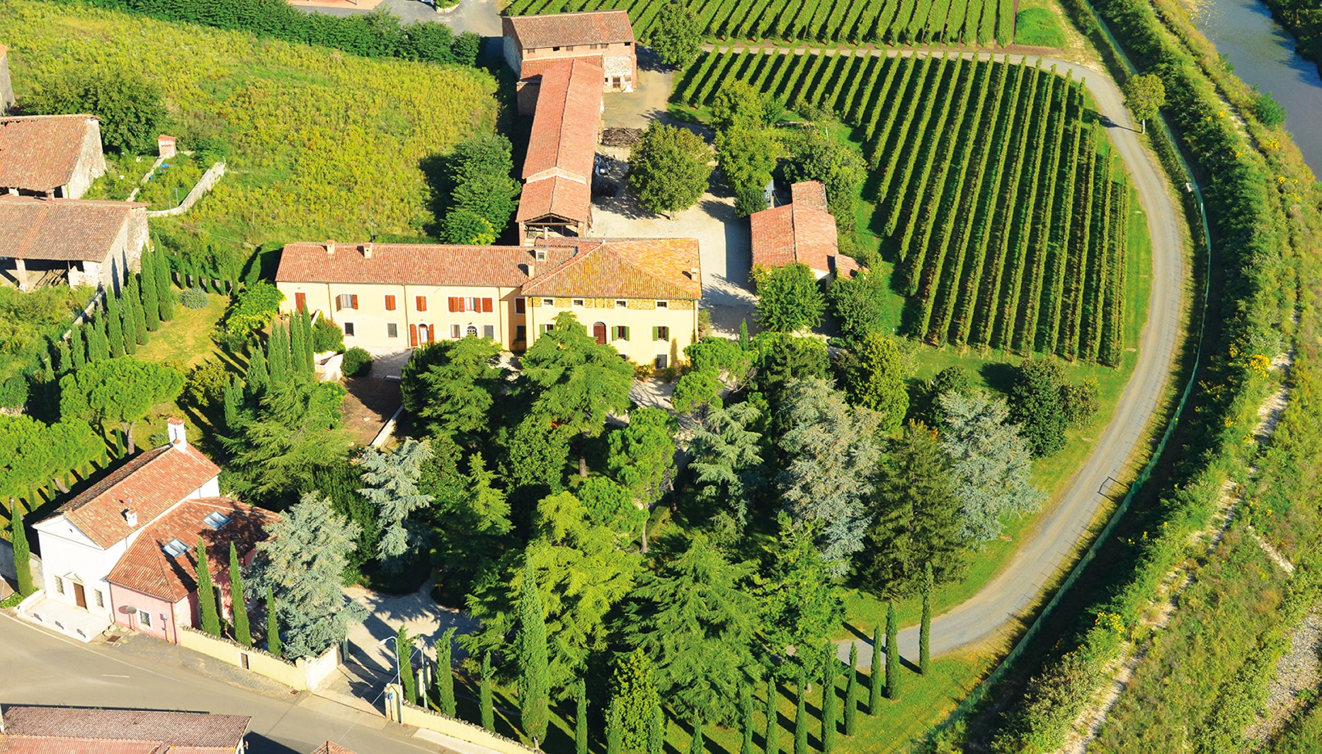 In the heart of Soave and Valpolicella – Two Destinations, one passion for wine and beauty